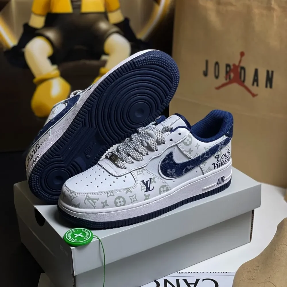 Louis Vuitton x Nike Air Force 1 07 Low 'White Blue' - Image 4